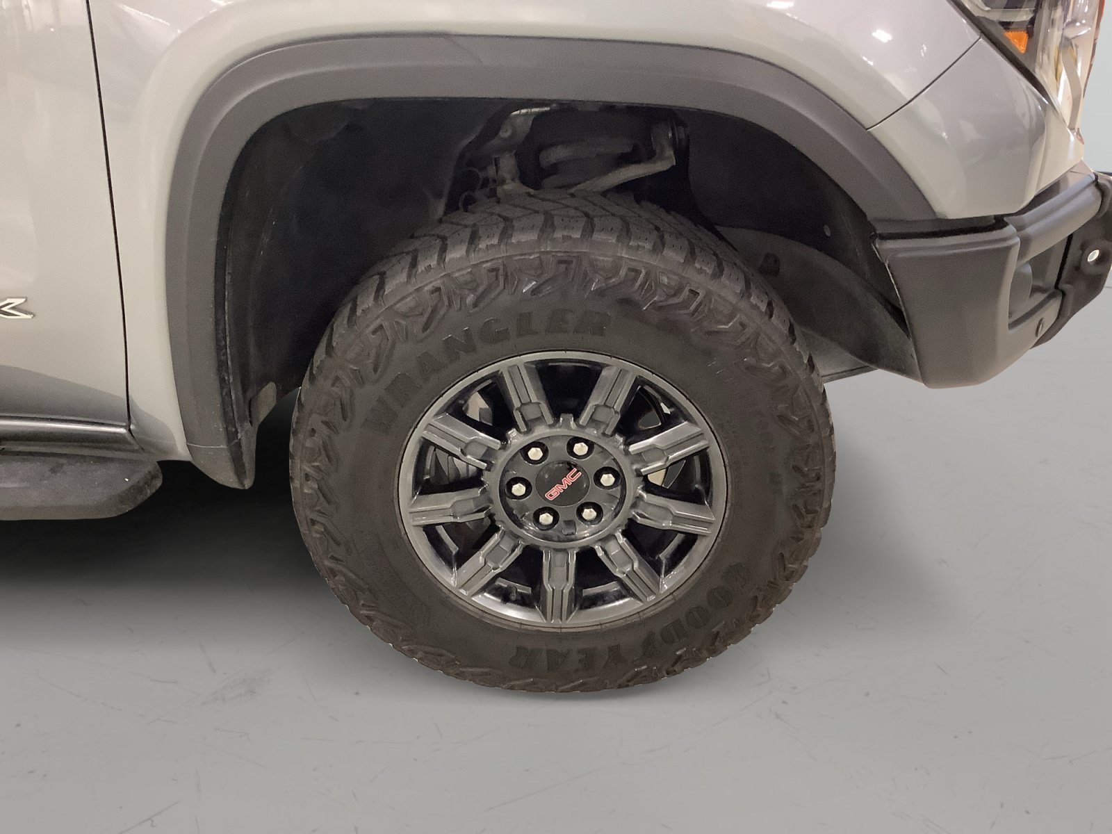 Used 2025 GMC Sierra 1500 AT4X AWD/4WD image 9