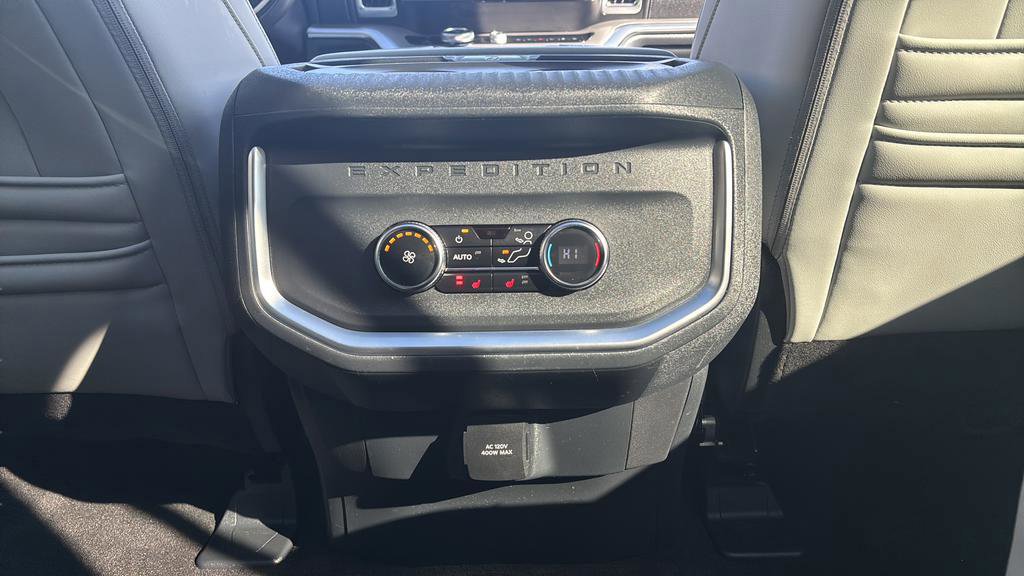 Certified 2025 Ford Expedition Platinum image 21
