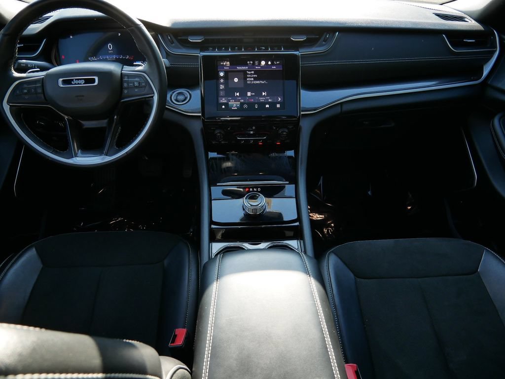 Used 2022 Jeep Grand Cherokee Altitude AWD/4WD image 13