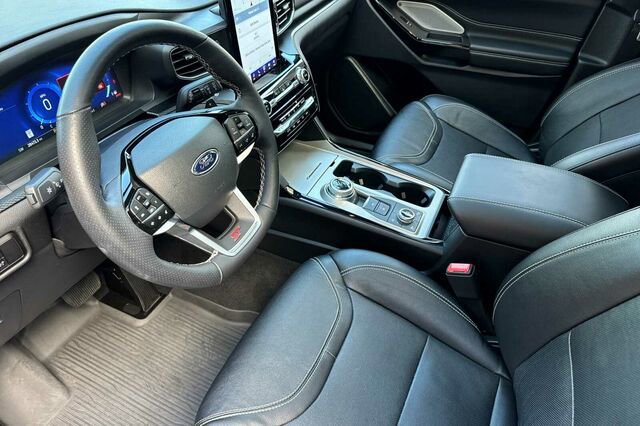 Certified 2023 Ford Explorer ST w/ Equipment Group 401A image 7