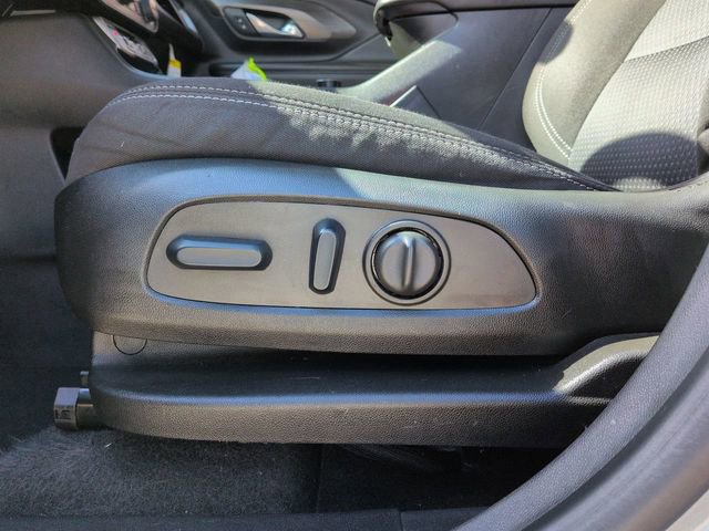 Used 2023 GMC Terrain SLE w/ Driver Convenience Package image 23