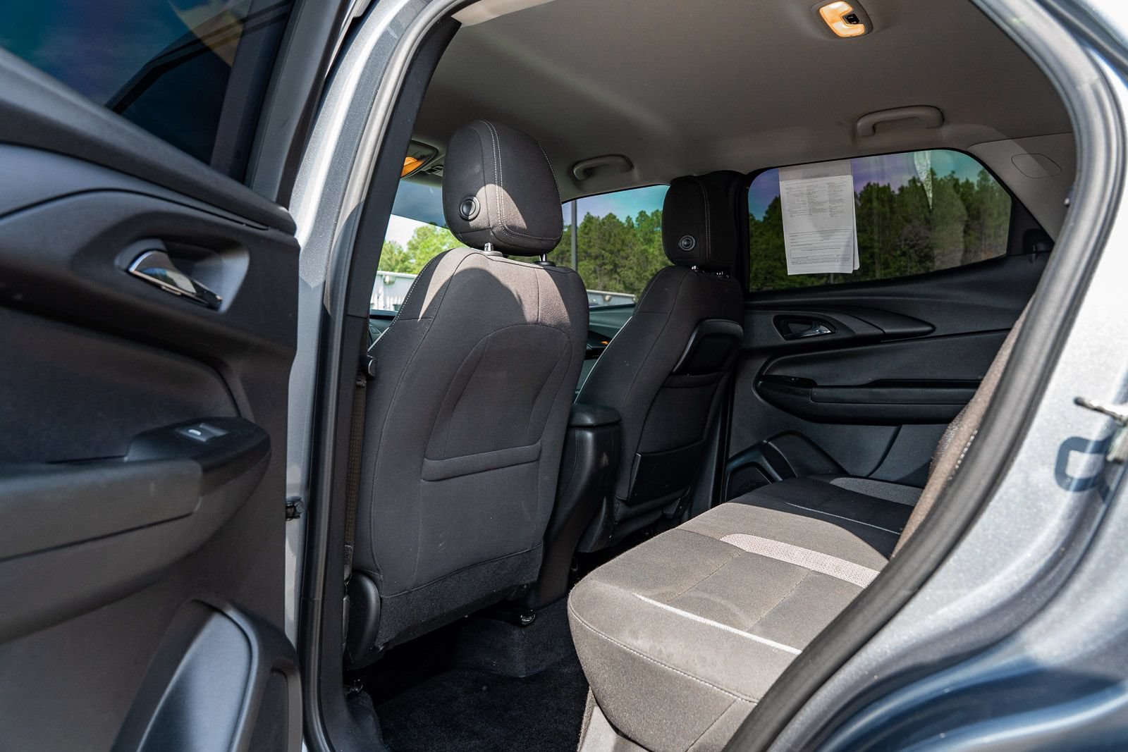Used 2021 Chevrolet TrailBlazer LT FWD image 16