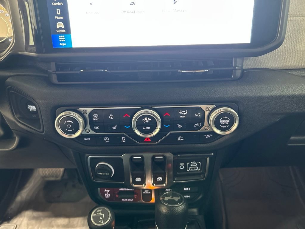 Used 2024 Jeep Wrangler Sport AWD/4WD image 22