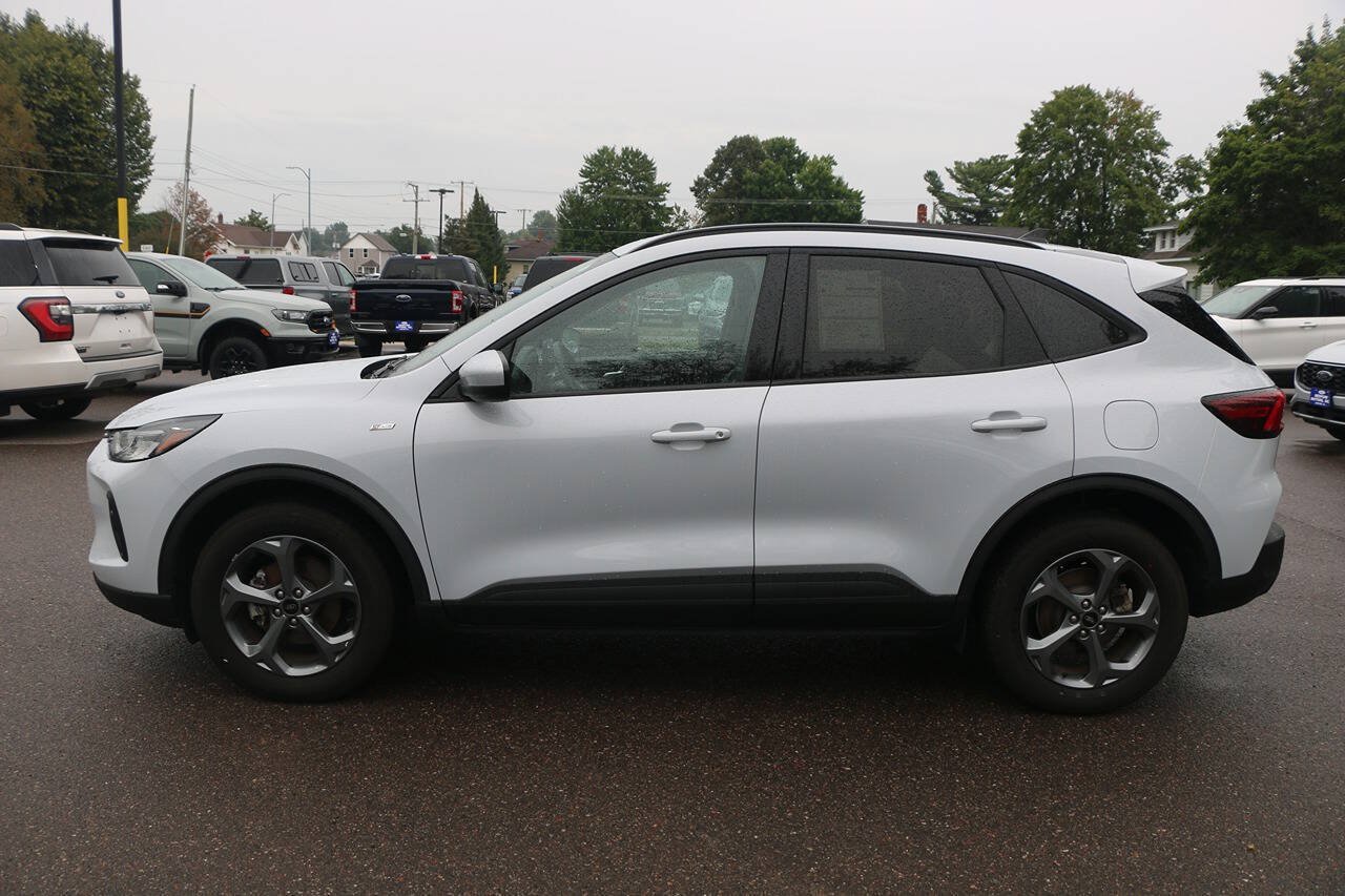 Certified 2025 Ford Escape ST-Line Select AWD/4WD image 6