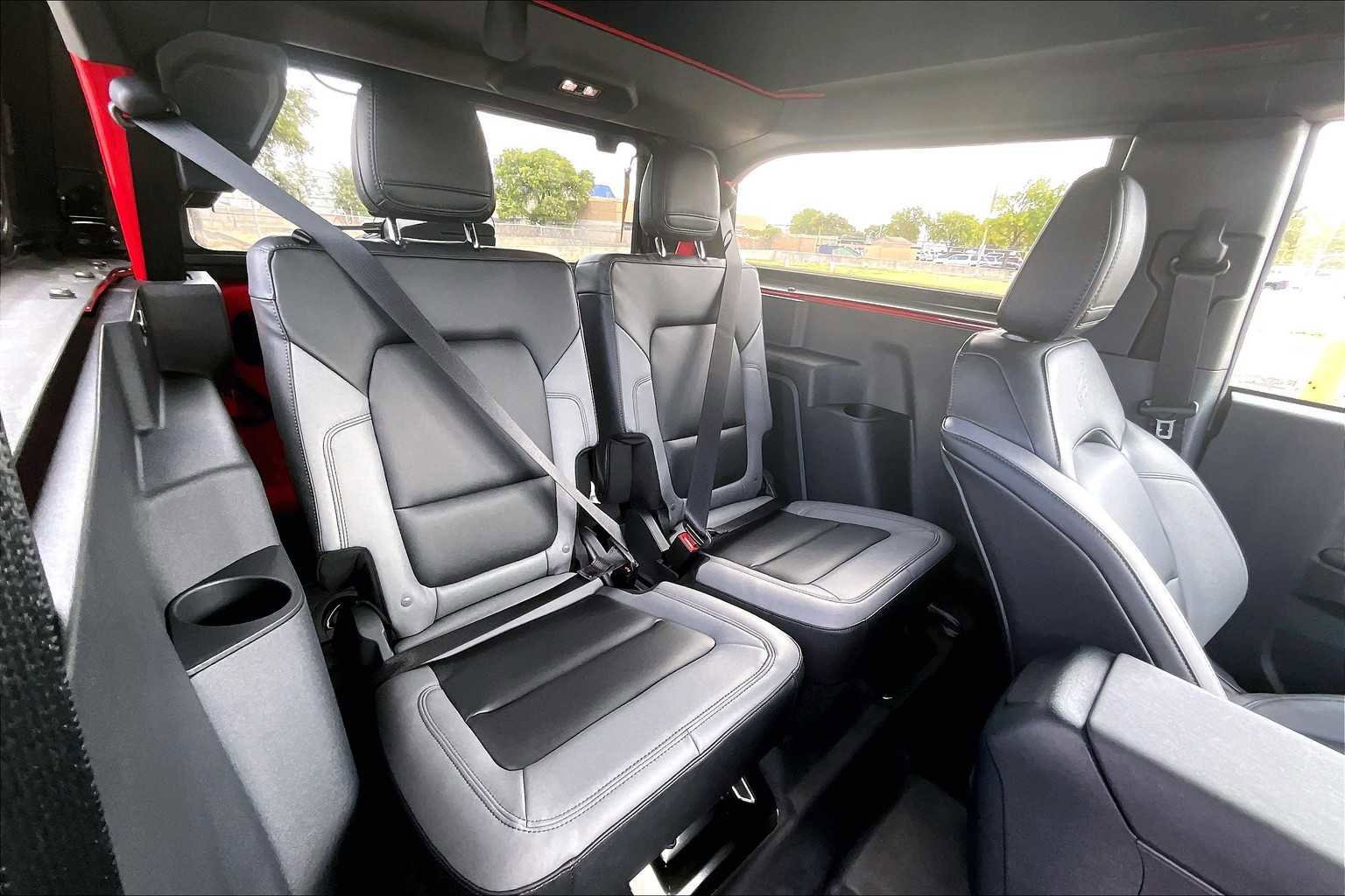 Certified 2024 Ford Bronco Black Diamond image 20