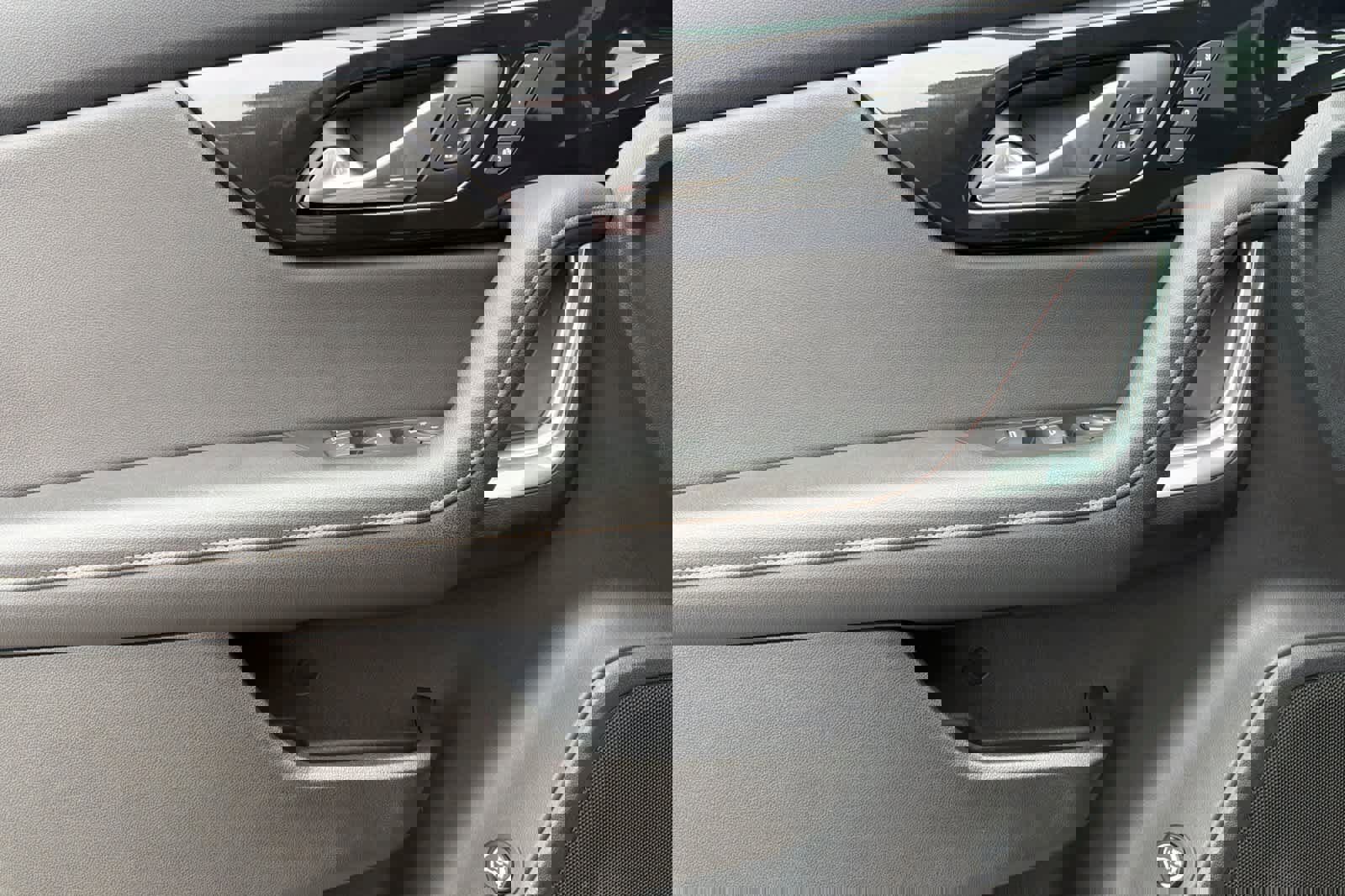 Used 2023 Chevrolet Blazer Premier w/ Driver Confidence II Package image 12