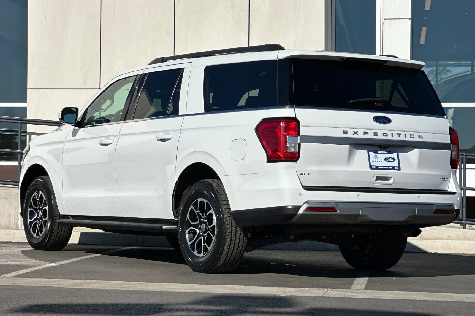 Certified 2024 Ford Expedition Max XLT RWD image 5