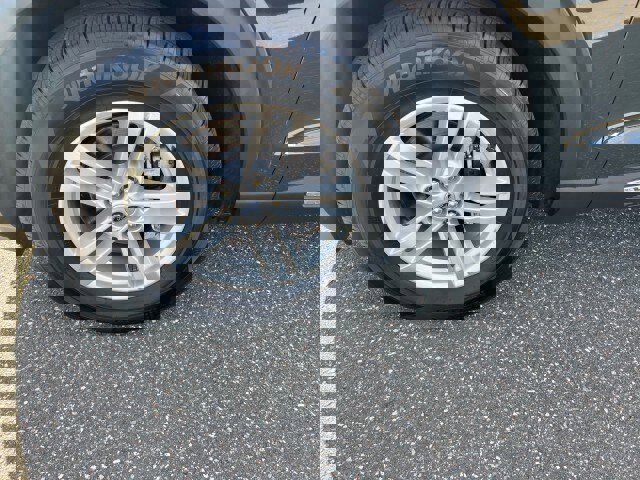 Certified 2022 Ford Explorer XLT w/ Equipment Group 202A image 26