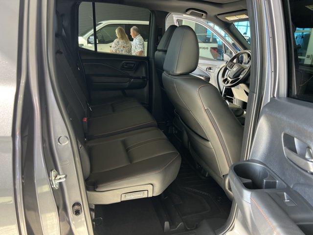 Used 2025 Honda Ridgeline TrailSport image 16