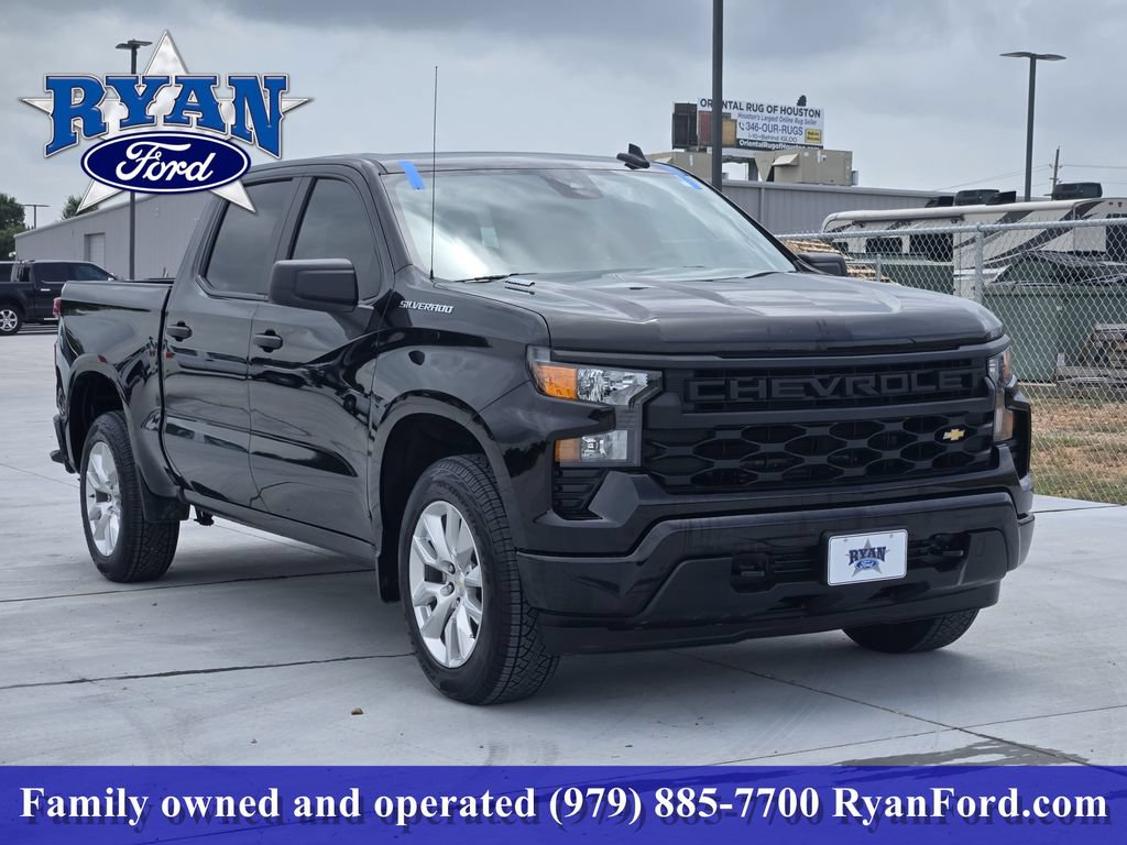 Used 2025 Chevrolet Silverado 1500 Custom RWD image 2
