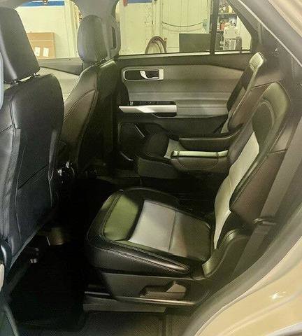 Certified 2024 Ford Explorer XLT w/ Equipment Group 202A AWD/4WD image 9