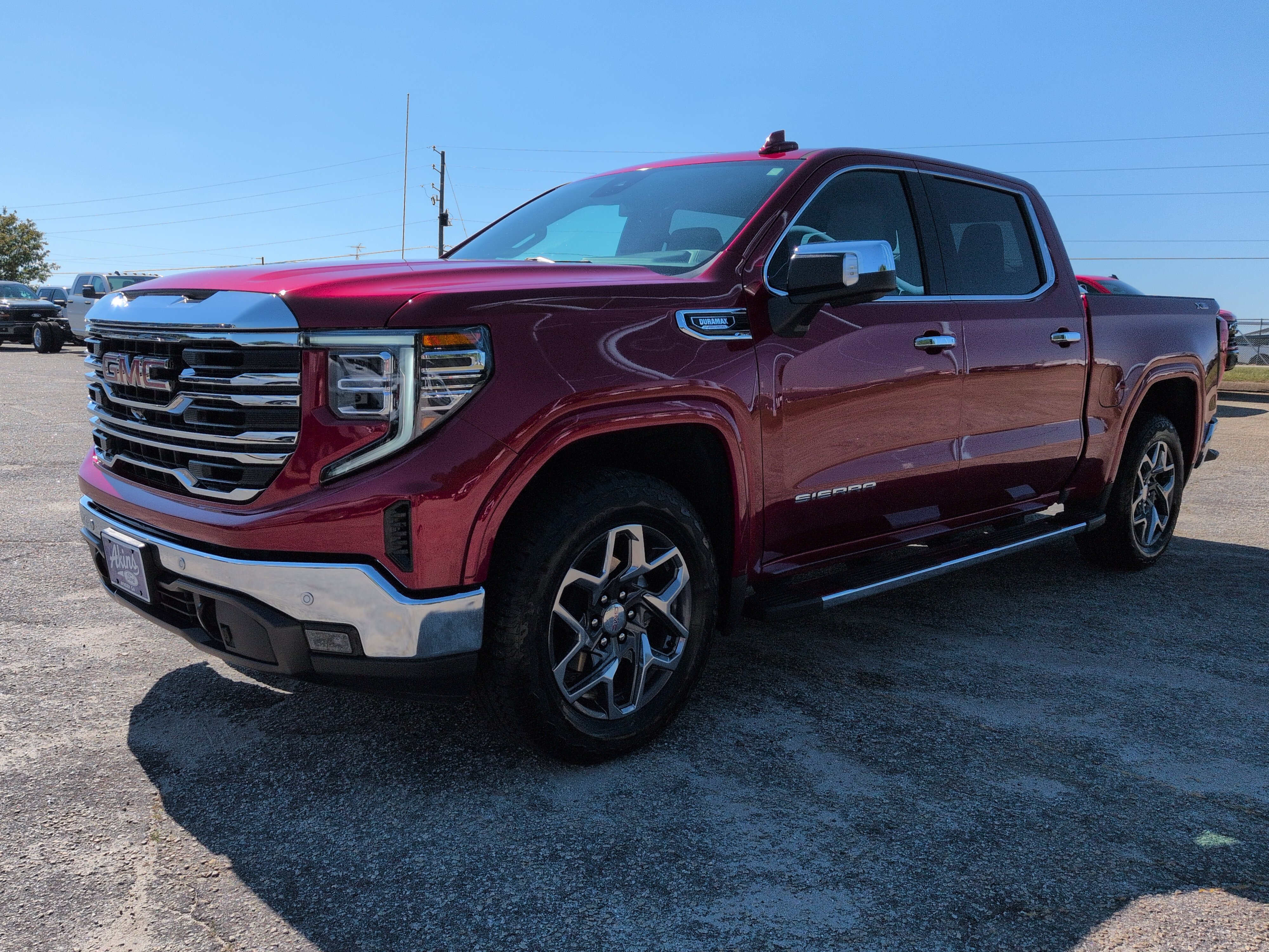 Used 2025 GMC Sierra 1500 SLT w/ SLT Premium Plus Package AWD/4WD image 6