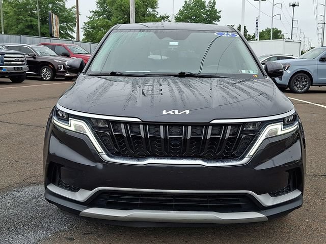 Used 2022 Kia Carnival LX FWD image 2