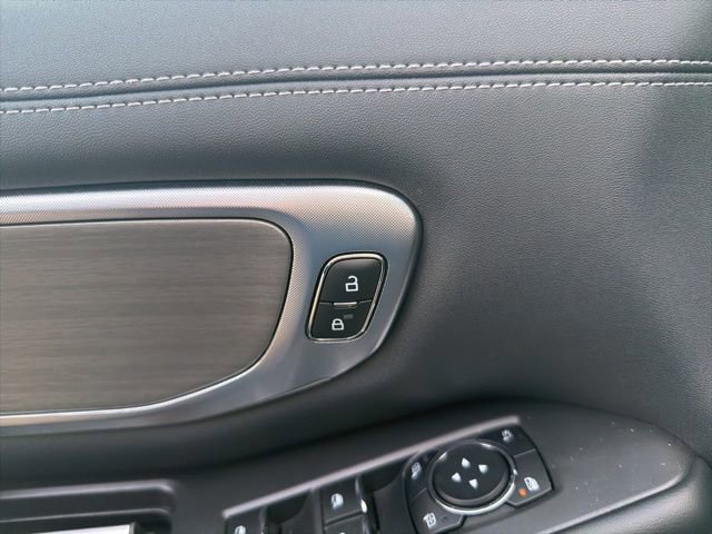 Certified 2025 Ford Expedition Max Platinum image 11