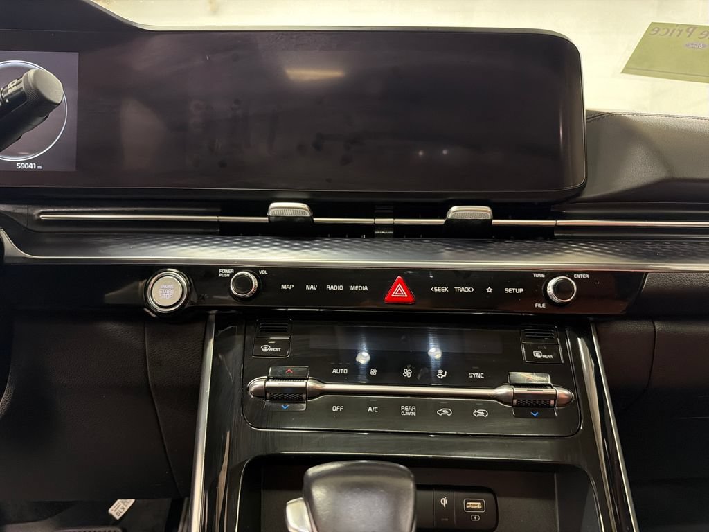 Used 2023 Kia Carnival SX Prestige w/ Paint Protection Package FWD image 23