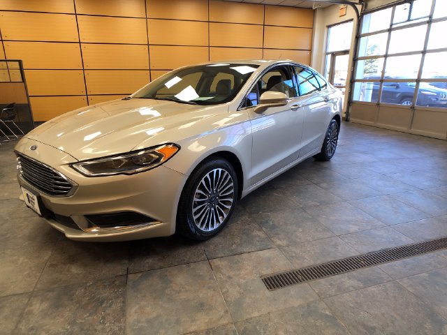 Certified 2018 Ford Fusion SE w/ Fusion SE Technology Package AWD/4WD image 3