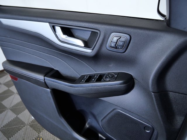 Certified 2025 Ford Escape Platinum AWD/4WD image 27