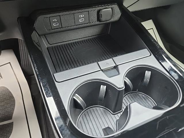 Used 2024 Toyota Prius LE image 29