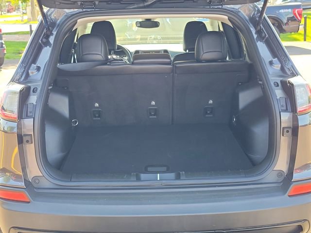 Used 2022 Jeep Cherokee Latitude w/ Trailer Tow Group AWD/4WD image 7