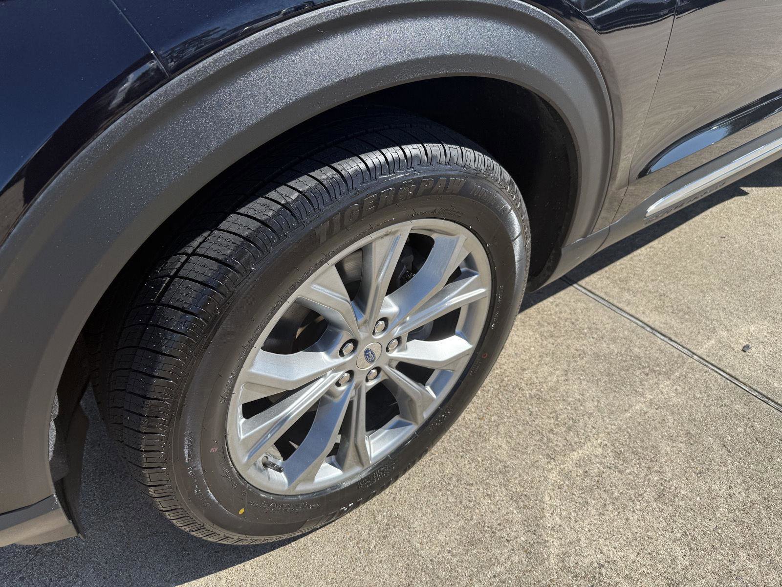 Certified 2022 Ford Explorer XLT w/ Equipment Group 202A image 15