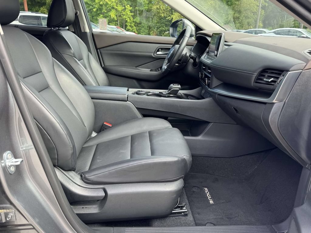 Used 2023 Nissan Rogue SV w/ SV Premium B Package AWD/4WD image 14
