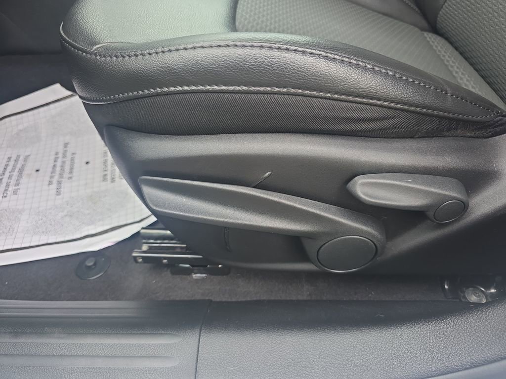 Used 2022 Jeep Compass Latitude FWD image 18