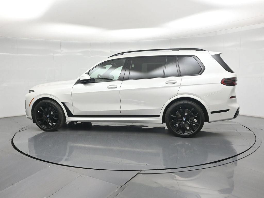 Used 2025 BMW X7 xDrive40i w/ M Sport Package AWD/4WD image 6