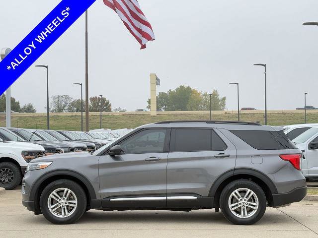 Certified 2022 Ford Explorer XLT w/ Equipment Group 202A image 3