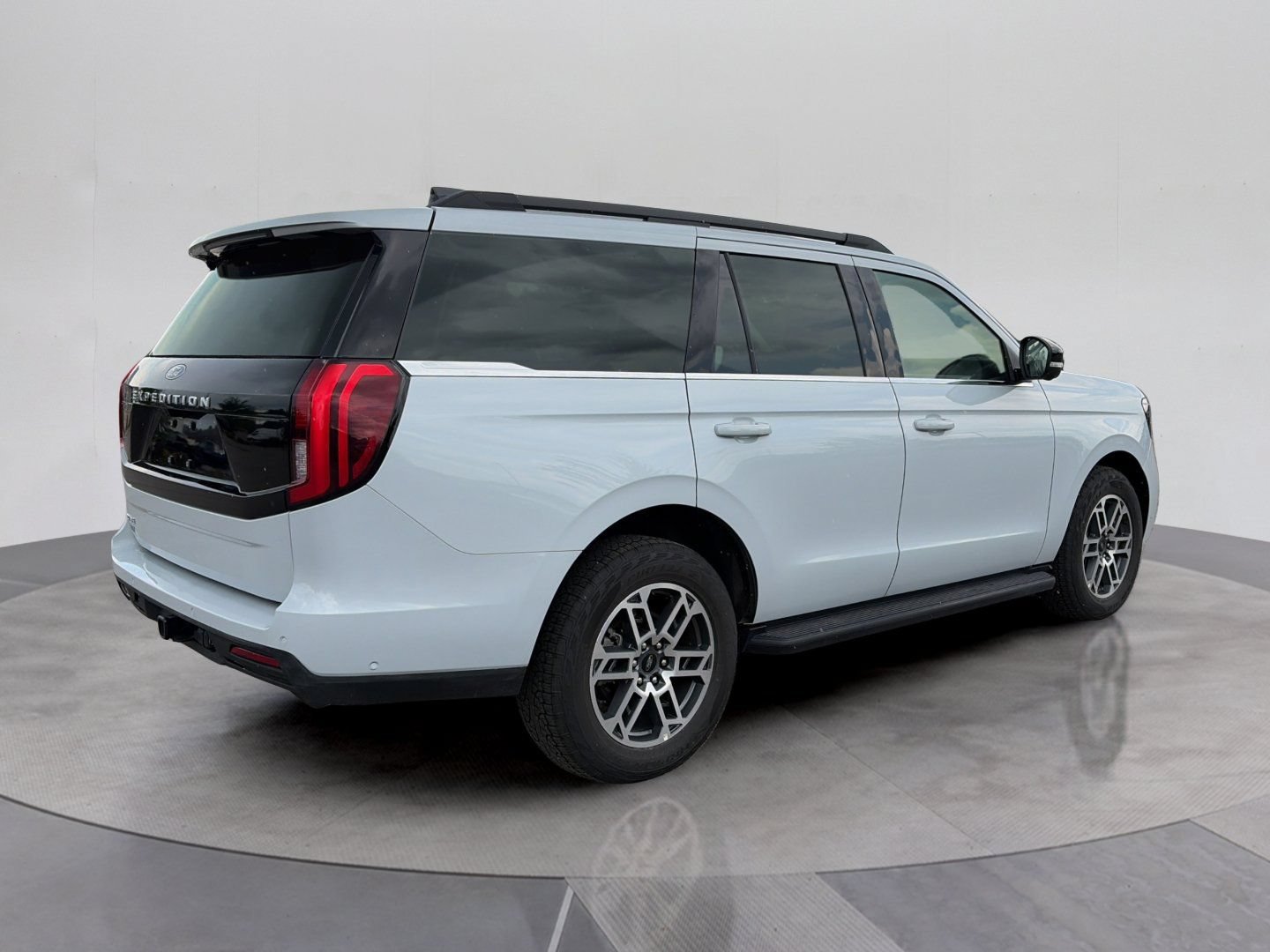 Certified 2025 Ford Expedition Active AWD/4WD image 6