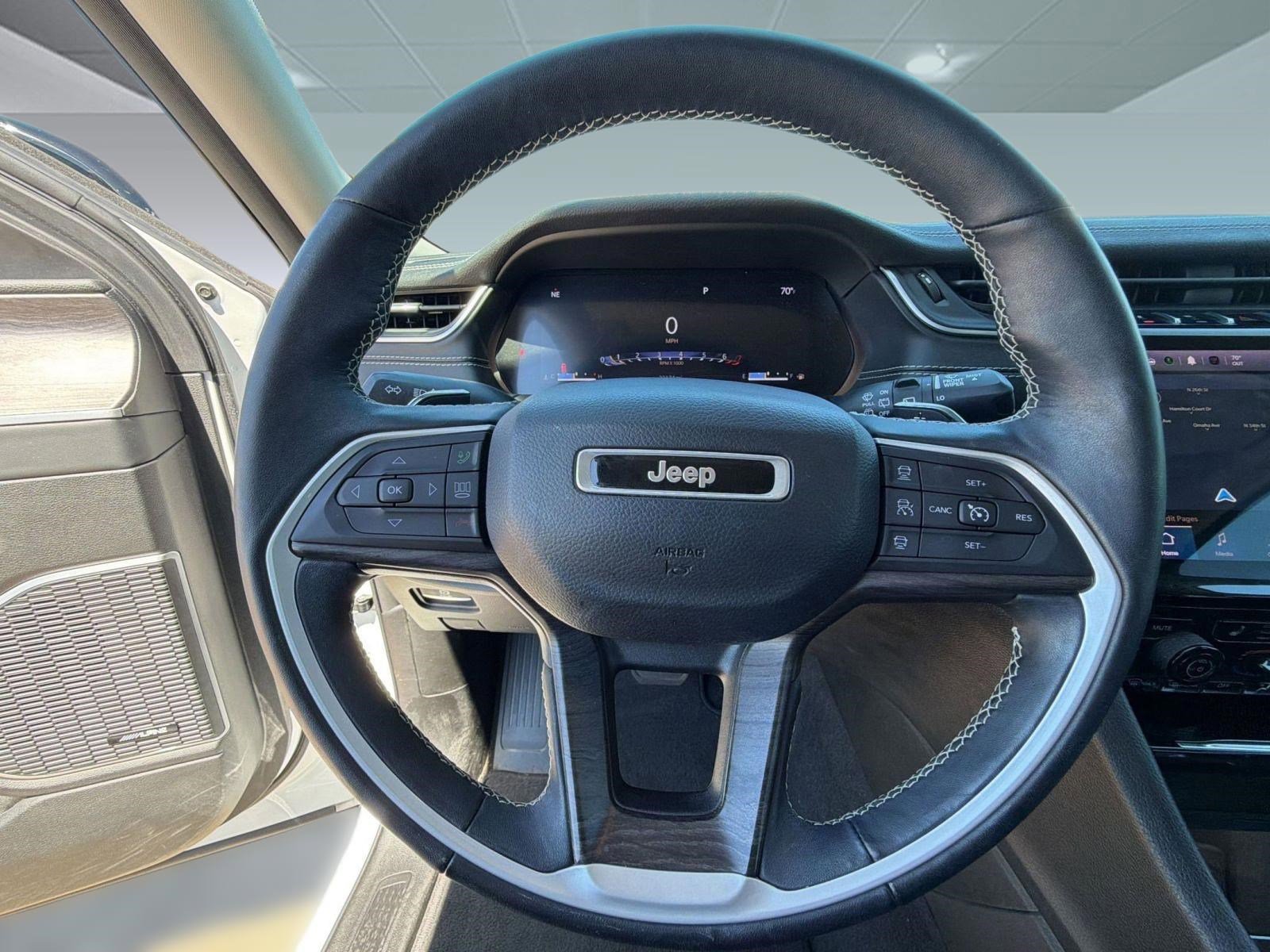 Used 2022 Jeep Grand Cherokee L Limited w/ Luxury Tech Group II RWD image 15