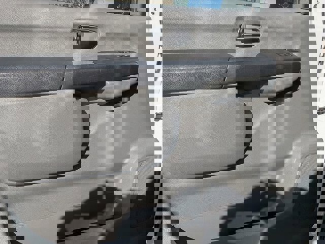 Used 2018 Nissan NV 2500 SV image 13