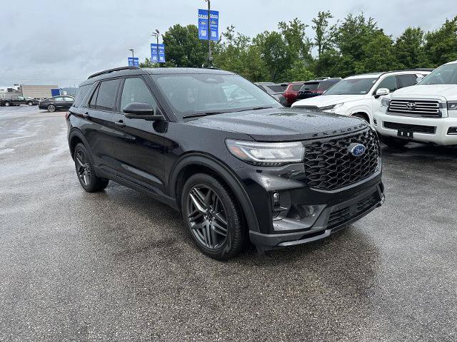 Certified 2025 Ford Explorer ST AWD/4WD image 9
