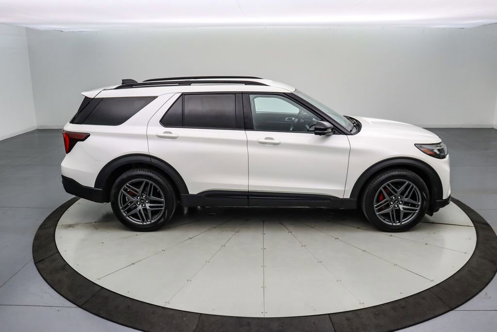 Certified 2025 Ford Explorer ST image 6