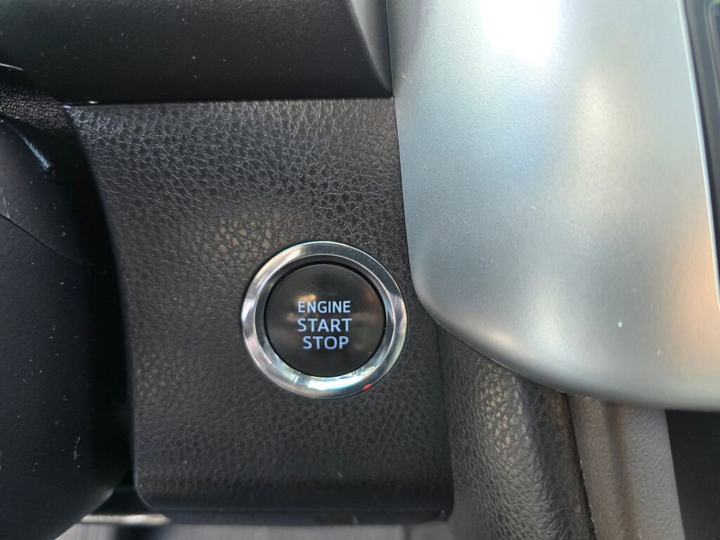 Used 2018 Toyota Highlander Limited Platinum AWD/4WD image 25