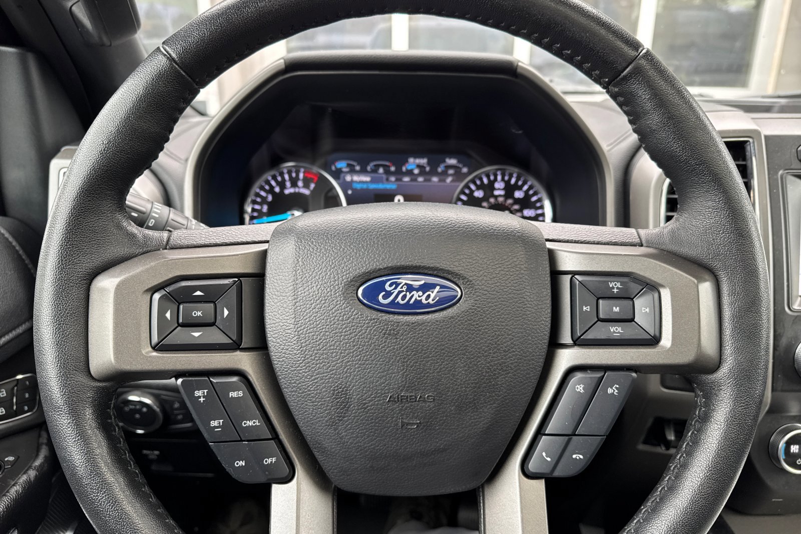 Certified 2020 Ford Expedition XLT w/ Equipment Group 202A image 25