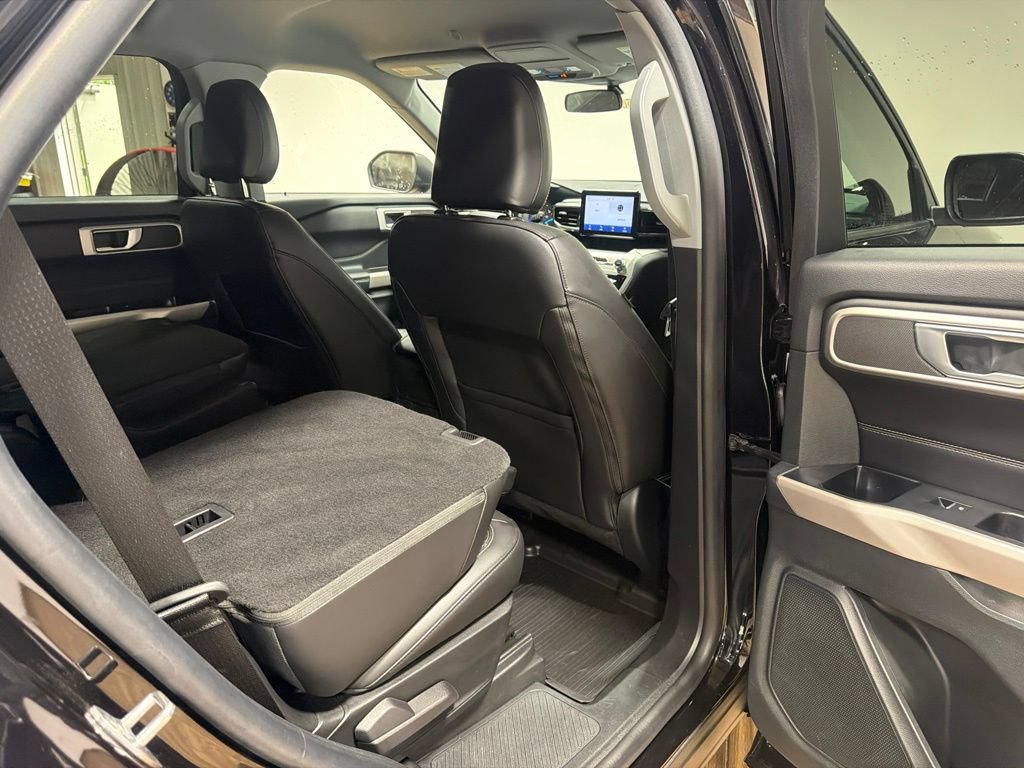 Certified 2023 Ford Explorer XLT w/ Equipment Group 202A AWD/4WD image 36