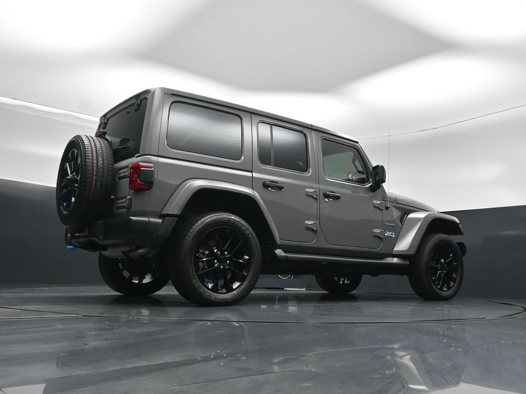 Used 2023 Jeep Wrangler Unlimited Sahara w/ Cold Weather Group AWD/4WD image 46