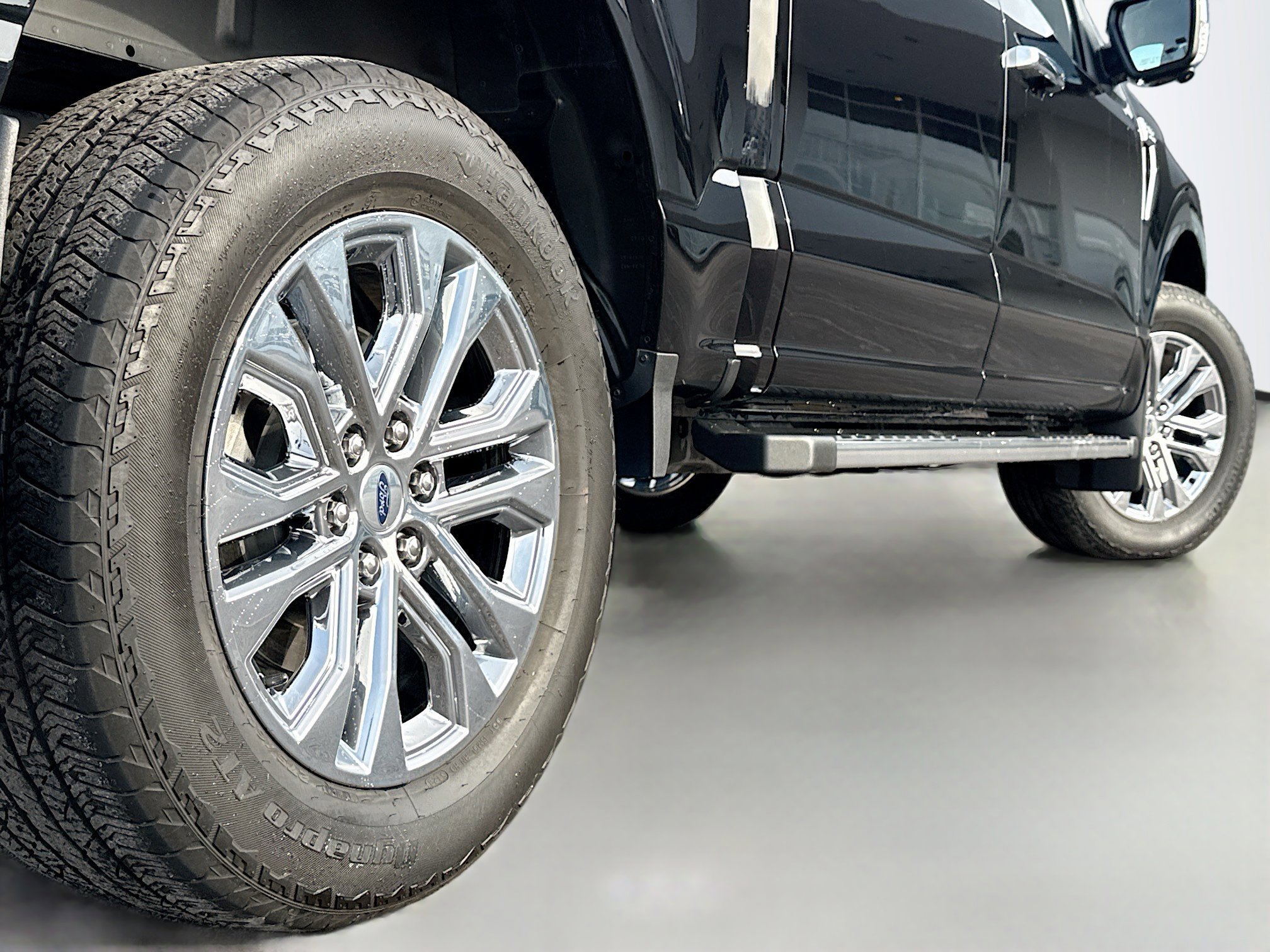 Certified 2024 Ford F150 Lariat w/ FX4 Off-Road Package image 18