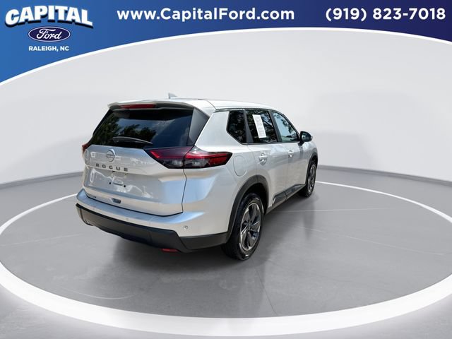 Used 2025 Nissan Rogue SV FWD image 8