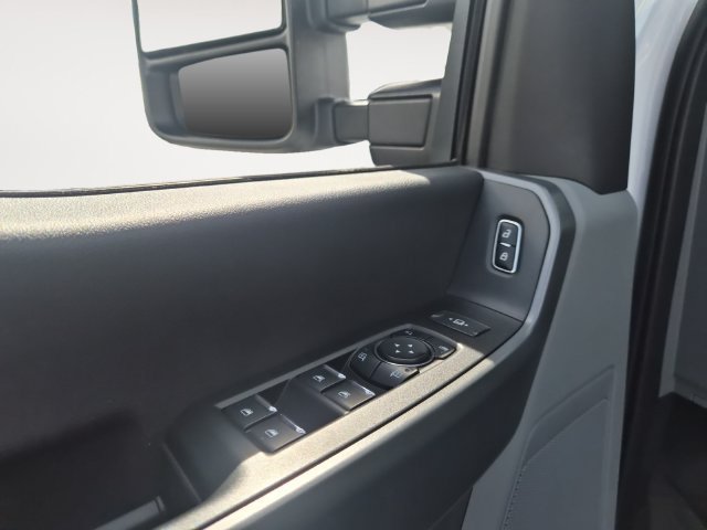 Certified 2023 Ford F350 XLT AWD/4WD image 10
