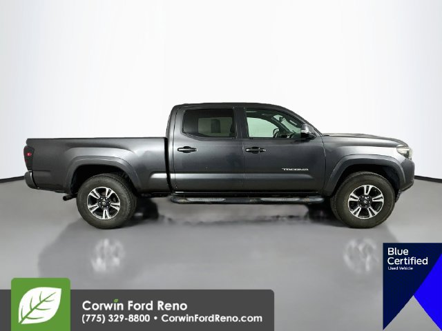 Used 2017 Toyota Tacoma TRD Sport AWD/4WD image 11