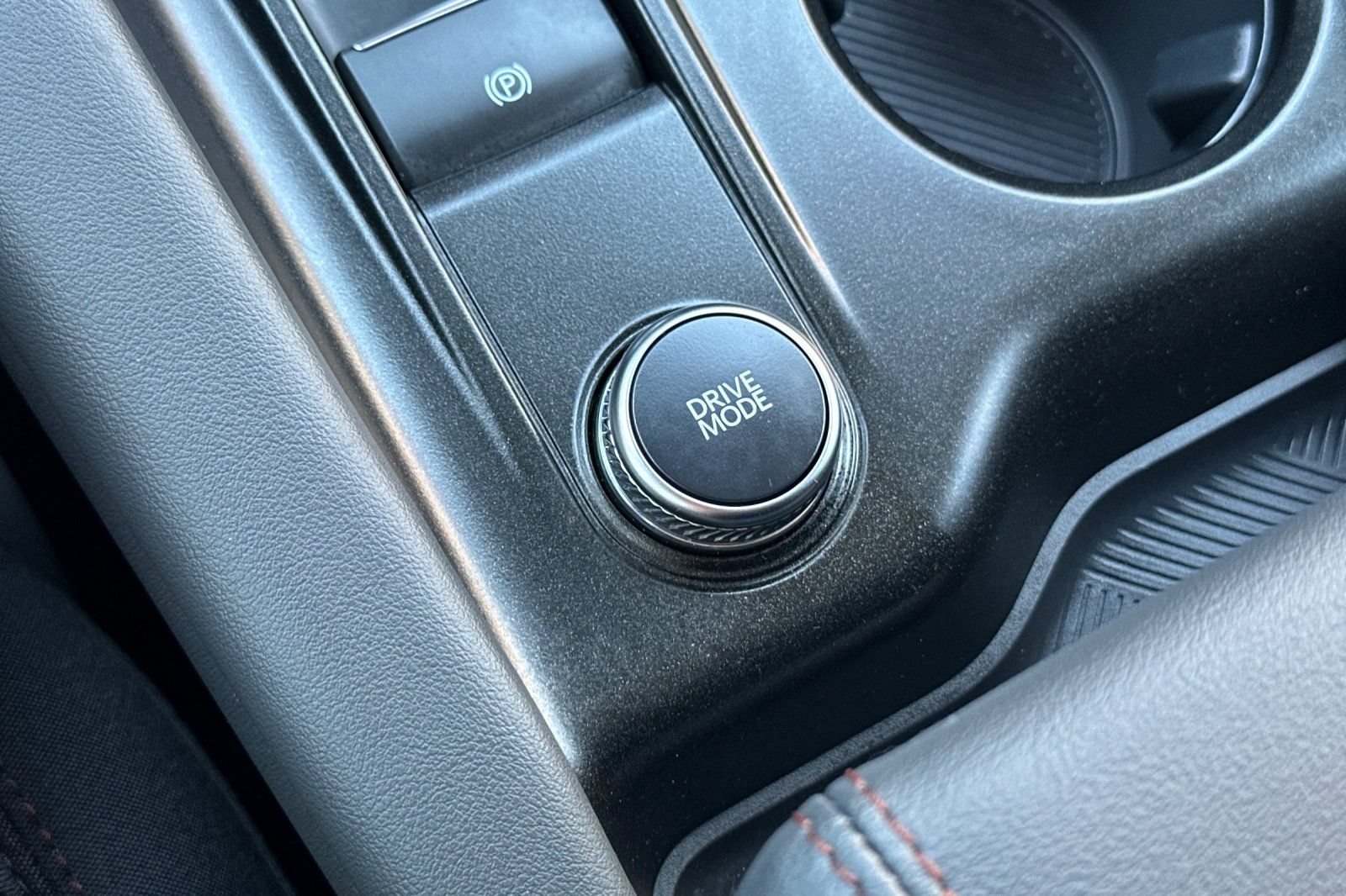 Certified 2025 Ford Explorer Active RWD image 33