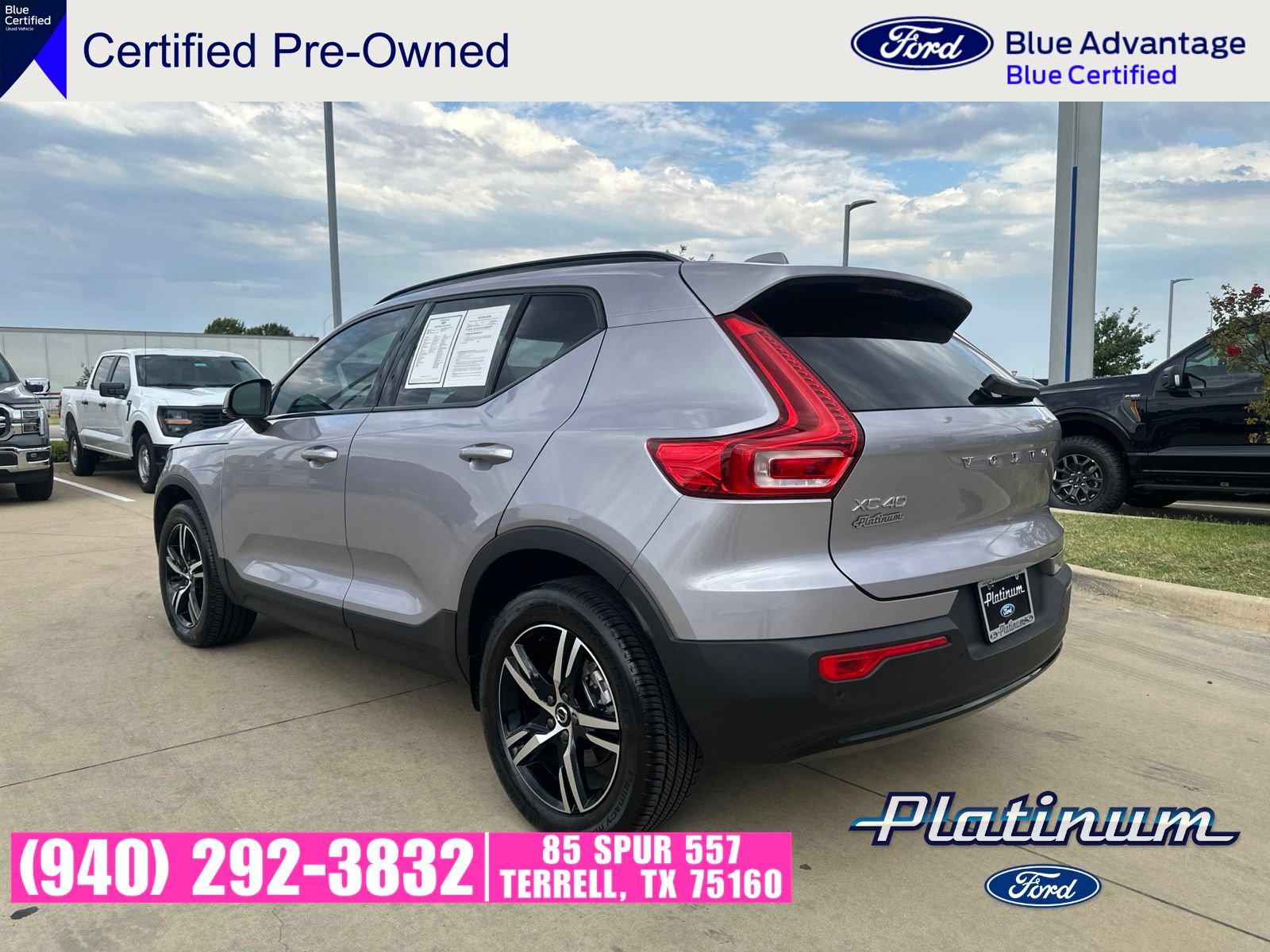 Used 2026 Volvo XC40 B4 Core w/ Climate Package FWD image 3