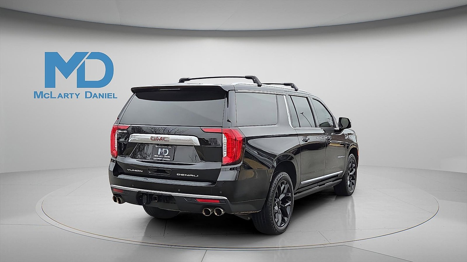 Used 2021 GMC Yukon XL Denali w/ Denali Premium Package image 5