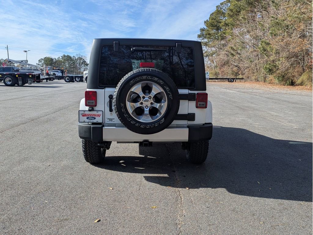 Used 2017 Jeep Wrangler Unlimited Sahara w/ Connectivity Group image 8