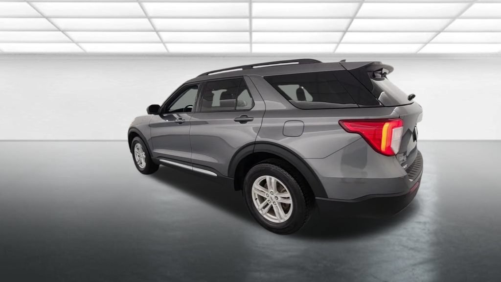 Certified 2024 Ford Explorer XLT w/ Equipment Group 202A AWD/4WD image 7