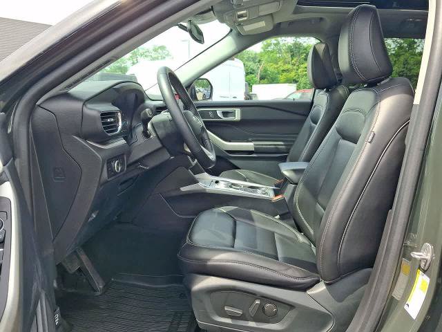 Certified 2023 Ford Explorer XLT w/ Equipment Group 202A AWD/4WD image 17