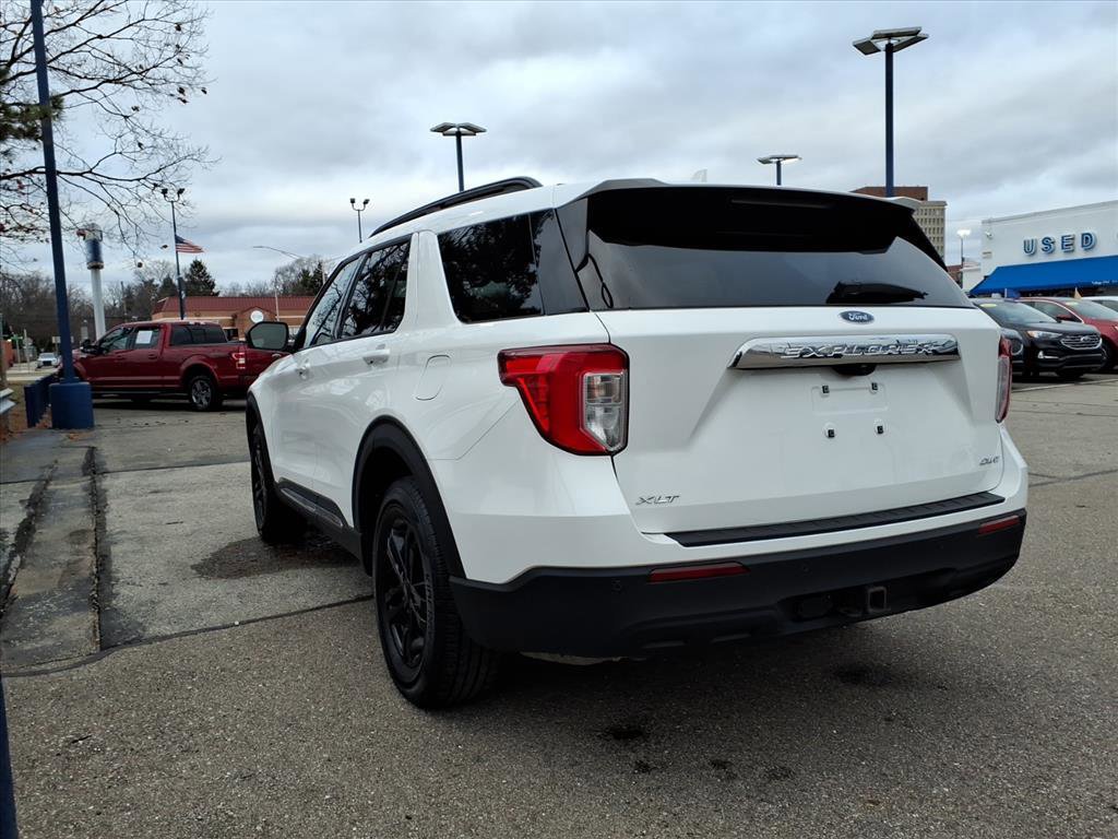 Certified 2023 Ford Explorer XLT w/ Class IV Trailer Tow Package image 4