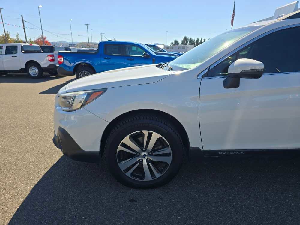 Used 2018 Subaru Outback 3.6R Limited image 18