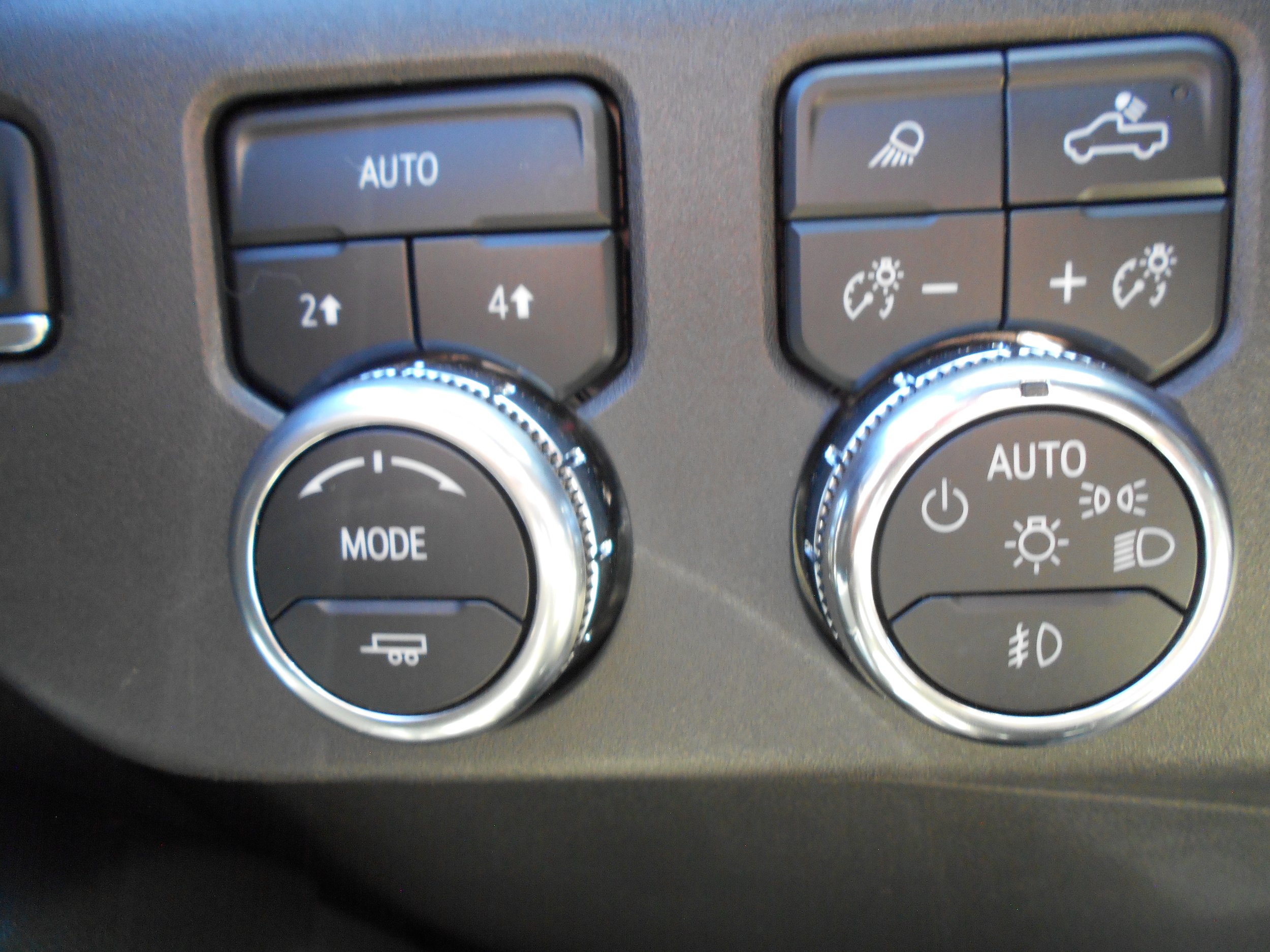 Used 2024 GMC Sierra 1500 SLT AWD/4WD image 11